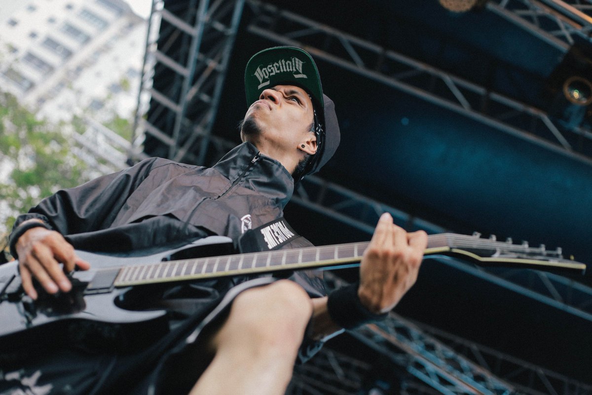 Breakin' Chains (breakinchainshc) Twitter