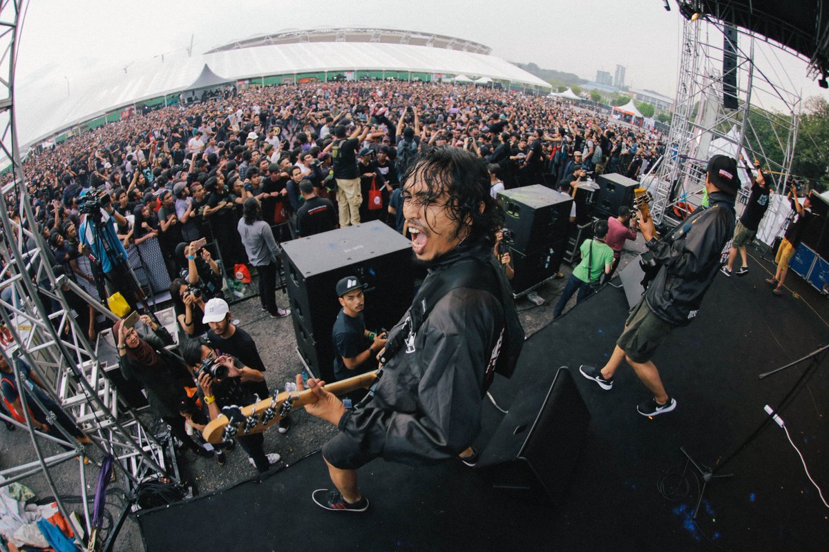 Breakin' Chains (breakinchainshc) Twitter