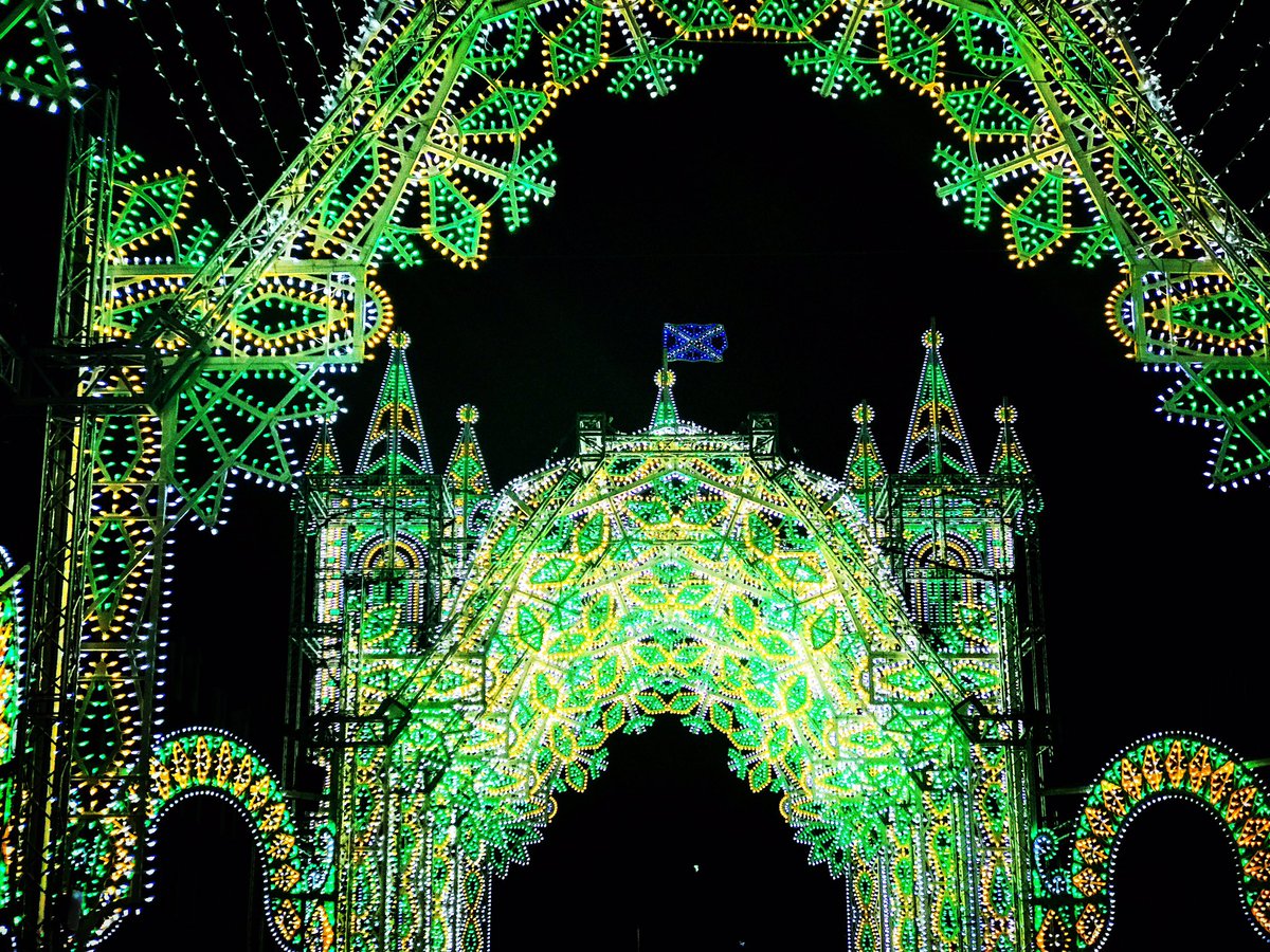 Kierbro's tweet photo. @DomeEdinburgh #edinburgh #christmas #festive #scotland #edxmasSOL #Scottish #saltire https://t.co/rug0IVmW3e