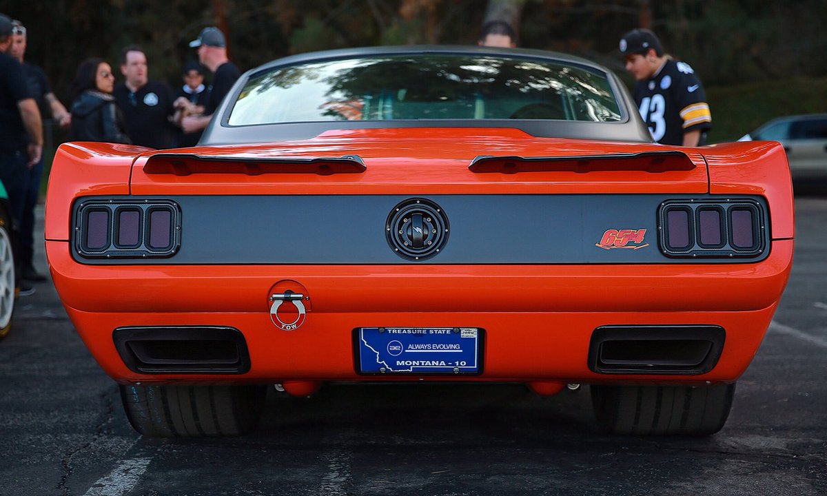 aeperformance's tweet photo. #TailLightTuesday 🍊🍊— æ —🍊🍊
The Always Evolving x Autotopia LA “Producer Mustang” standing tall at the #Purist group #WinterDrive2016. https://t.co/BsHncvyq8Z