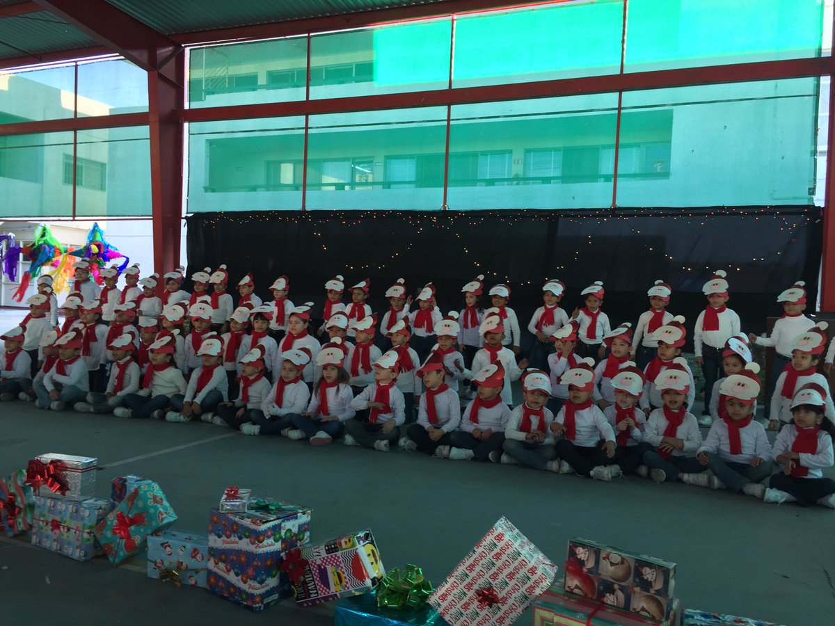 Eduser_Torreon's tweet photo. Nuestros niños el día de hoy nos regalaron muchas sonrisas para el alma en su festival @escuelaser @1WorldSchools Merry Christmas! #Eduser https://t.co/ZkLXsvZA3L