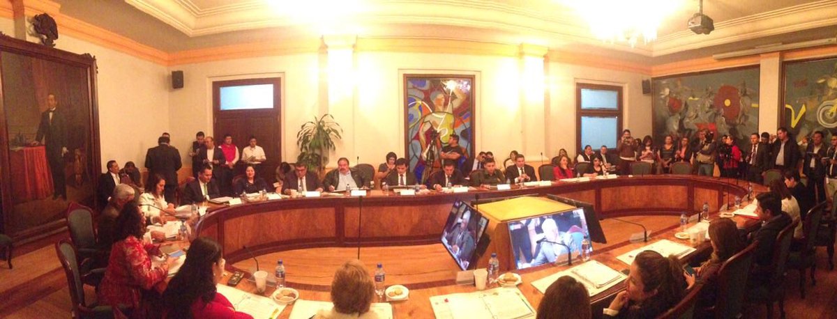 Tobetogonzalez's tweet photo. En @TlalnepantladeB aprobamos un Presupuesto 2017 donde privilegiaremos el bienestar de nuestros ciudadanos, ese es nuestro compromiso. #TDB https://t.co/XO54oED62B