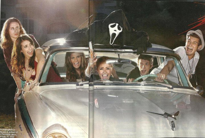 JOSEGUERRAGH's tweet photo. Hbd a las películas que hacen a mi corazón palpitar ❤️ sigo esperando #Scream5 #HBDScream #Scream20 https://t.co/7Hu8GVVYBj