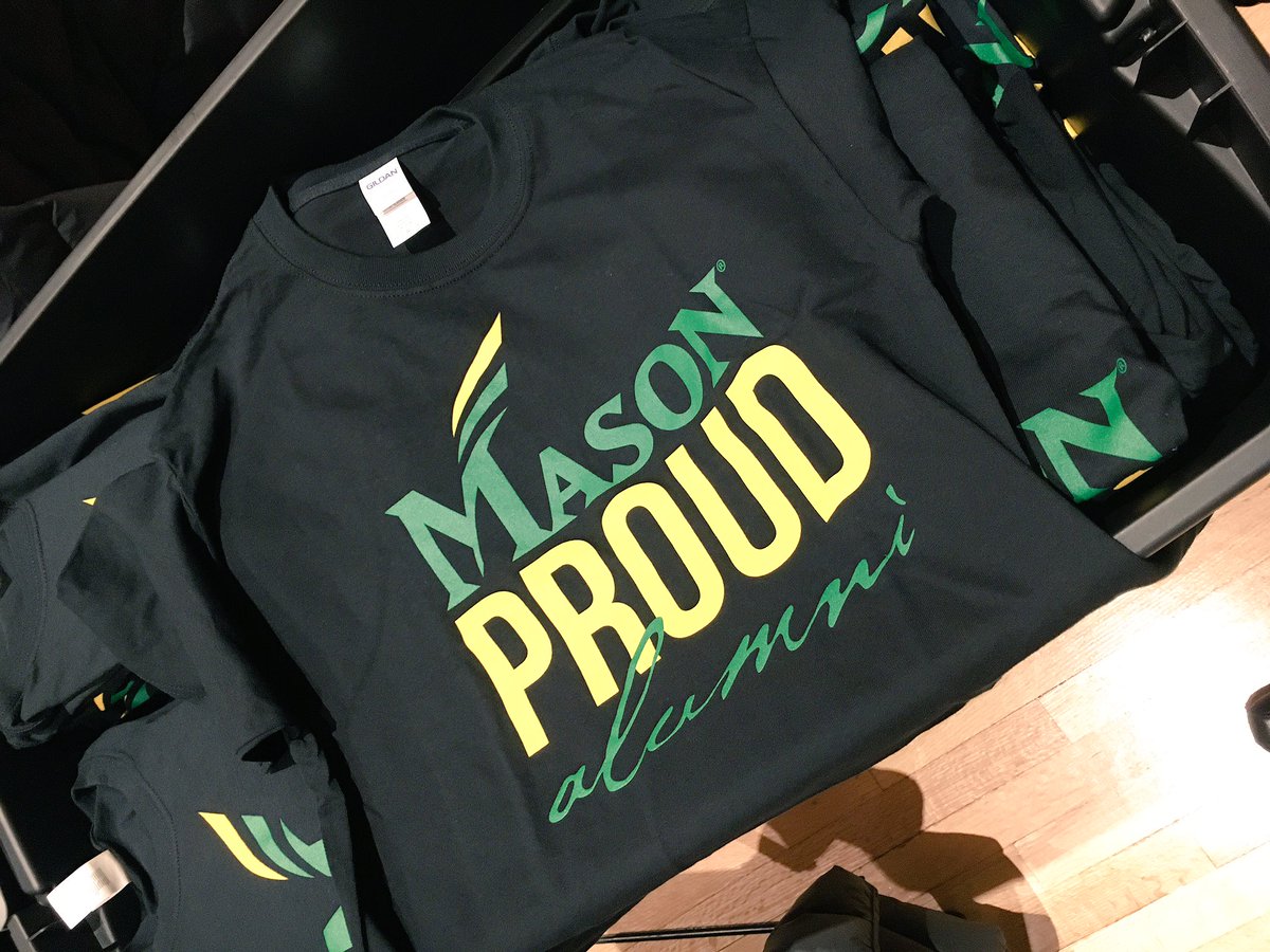 MasonAlumni's tweet photo. #GradToast is officially underway! Welcome #Mason2016 to #MasonAlumni! 🍾🎉 #GradFest https://t.co/8aVuVhleK8