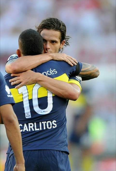 bocadetuvida's tweet photo. Necesitamos seguir viendo esta dupla #Gago #Tevez . Ojala te quedes Carlitos🙏 https://t.co/i6kLZfMgjQ