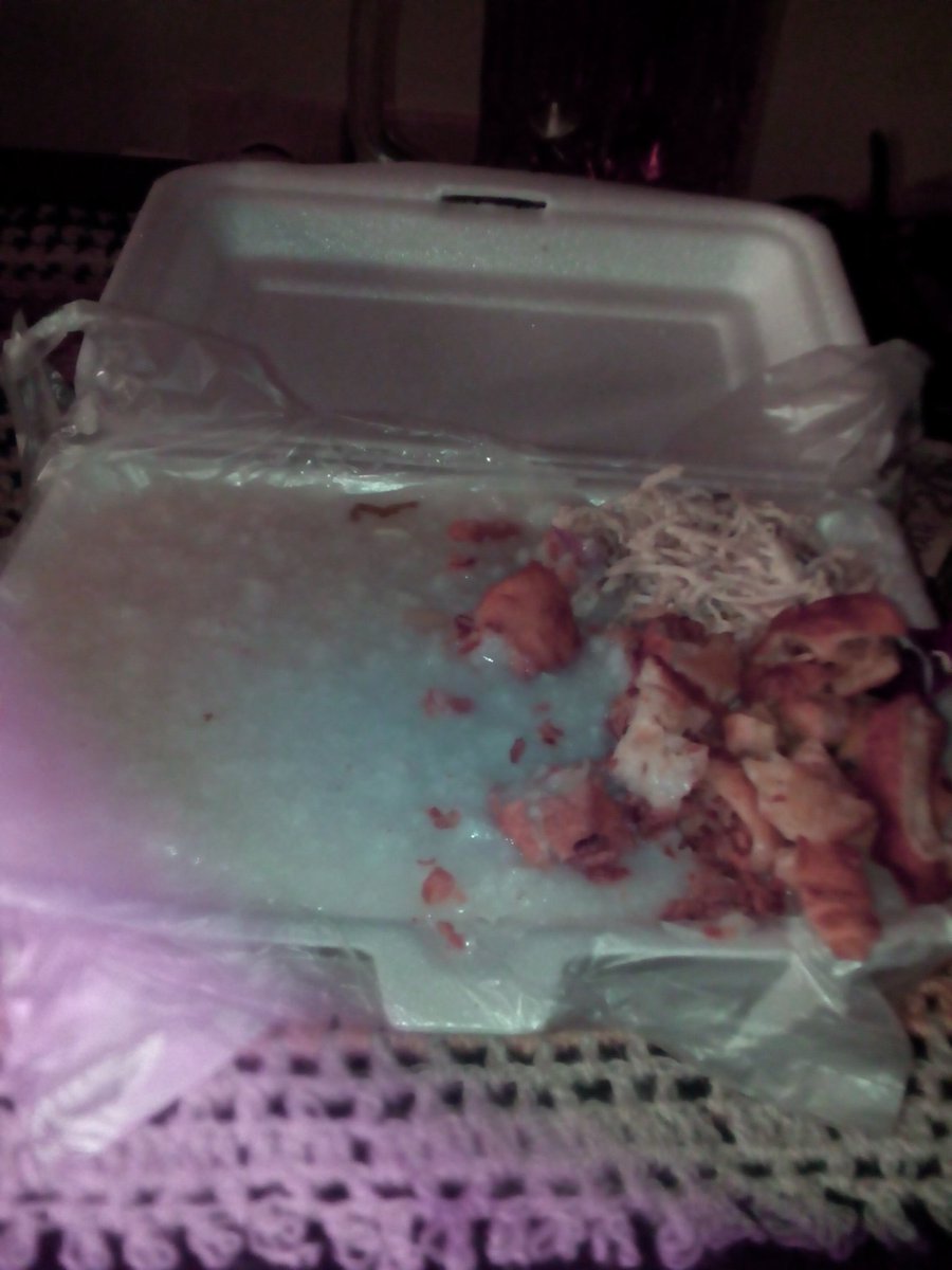 Page.. Page sarapan buryam...🍴🍲dan d temenin dngan segelas teh anget ☕😃