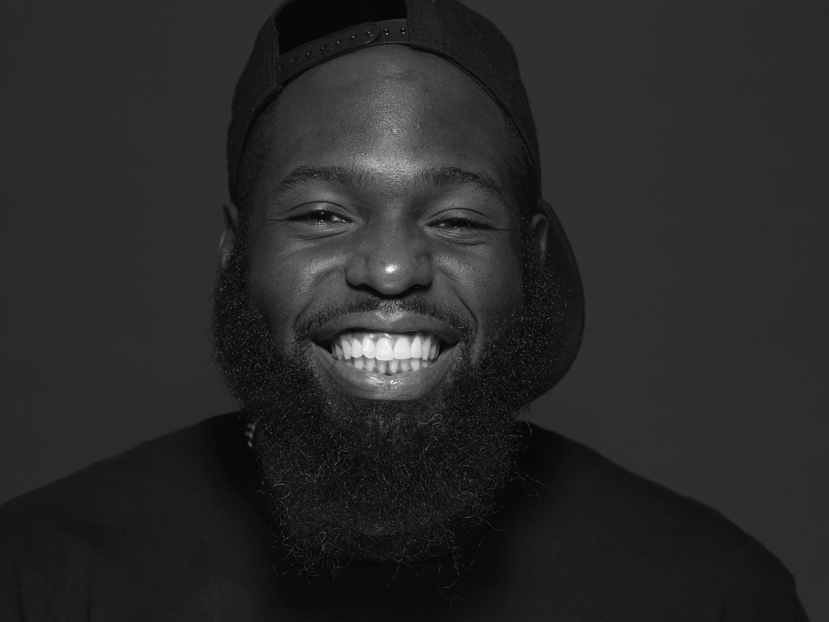 DaBlackMic's tweet photo. I'm living proof that you can always smile thru the dark times... 📷: @daeoftheklasix #Smile #Happy #BlackMic #TheKlasix #blackhousemixing https://t.co/RMsRdVqzOa