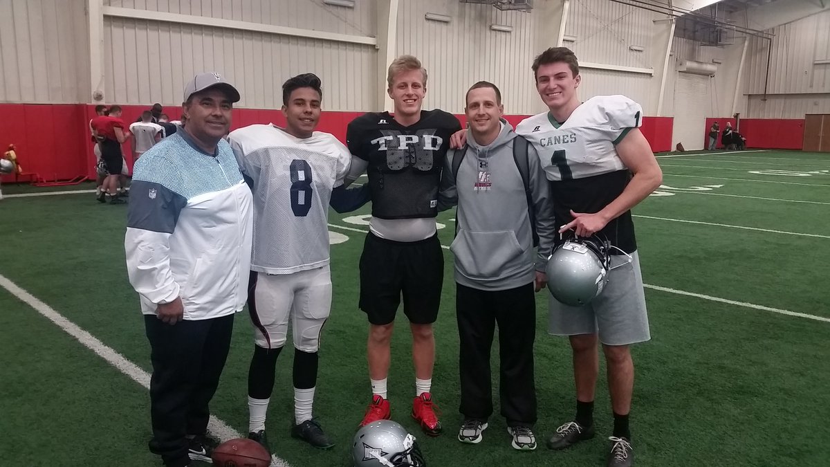 BlueGreyFB's tweet photo. Here's a closer look at the specialists for the West after today's practice for the #BlueGreyFootball All-American Bowl. https://t.co/QVYJAXJOgJ