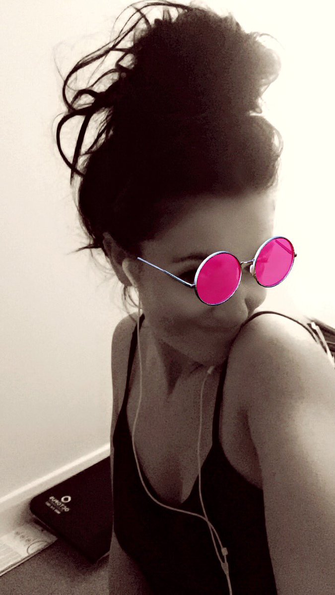 rachlatimer999's tweet photo. Finally got my workout done ... around distractions .. 😉😉😘😂 https://t.co/gPvFtCNm60