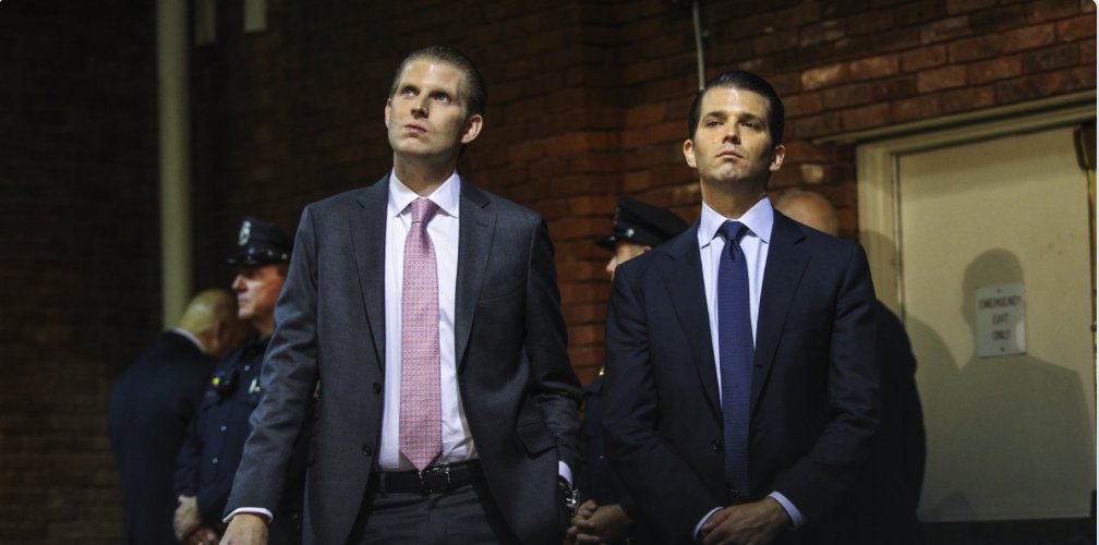 birbigs's tweet photo. Photographer: "Make a face like you just murdered someone..." https://t.co/6NyXk6ldkI