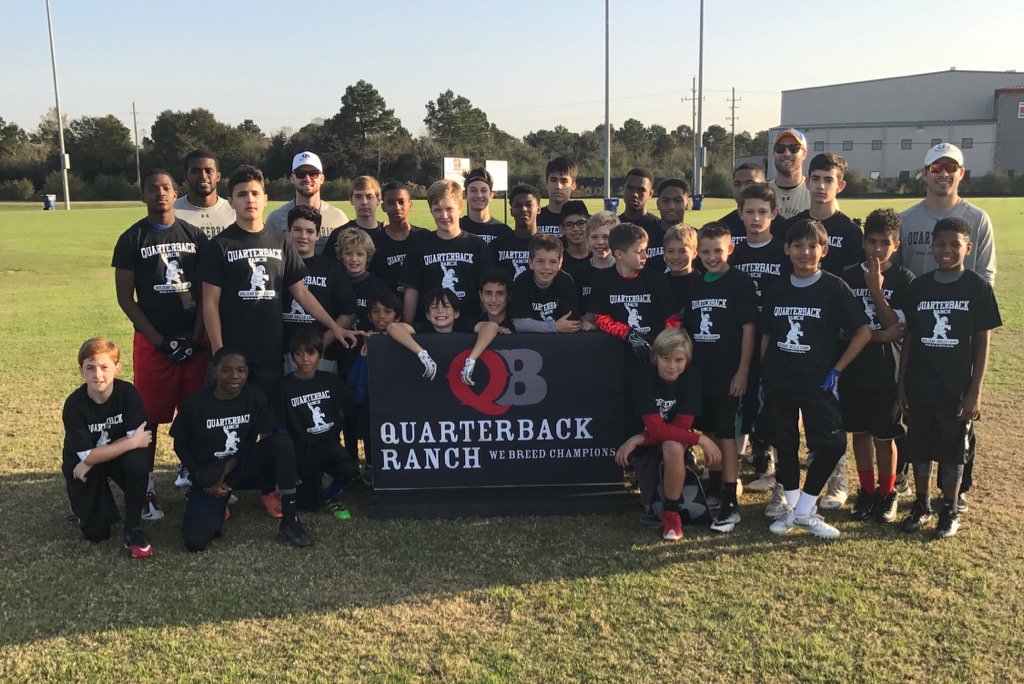 QbrHouston's tweet photo. Outstanding first day of QB Ranch Houston skills camp. Getting better one rep at a time. @N8Popp @Jay_JustPlay https://t.co/l2F75VG4tK