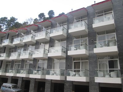 Tour_planer's tweet photo. Top five three star category #hotels in #Kasauli  https://t.co/ac4h3NwTvR https://t.co/I7bSIMMps0