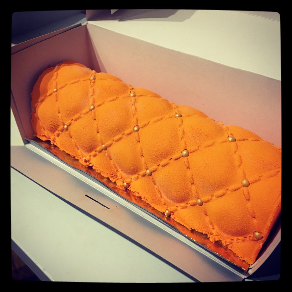 CSucrees's tweet image. Envie de réaliser vous-même votre bûche pour le repas du réveillon ? Je vous livre pas à… conjecturessucrees.com/buche-coco-pas…