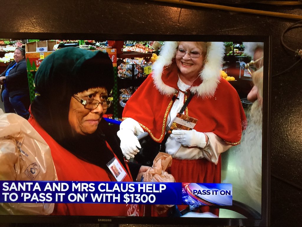 TSimpson_WREG3's tweet photo. I love @RRansomWREG PASS IT ON segment!  A lot of Christmas cheer! https://t.co/y8YQDMrKn6