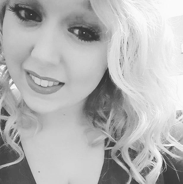 NJayart's tweet photo. 'False'
Image 26 #selfie #art #photography #feelgood #lookgood #smile😊 #happy #beauty #filter #curlyhair #blackandwhite #brighteyes #makeup https://t.co/qJjuj8yEuD