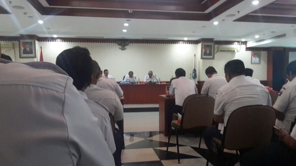 sudinsosjs's tweet photo. Kasubag TU Sudin Sosial JS mengikuti Rakorwil tingkat kota adm. Jaksel dipimpin oleh Bapak Walikota. https://t.co/AVW3E0DxvN