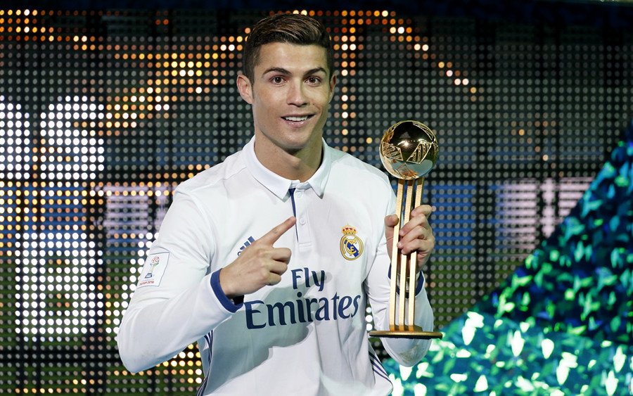XHSports's tweet photo. It's been a remarkable 2016 for Cristiano Ronaldo who lifts Champions League, Super Cup, Euro 2016, Club World Cup &amp; Ballon D'Or trophies https://t.co/0jxbGF40T1