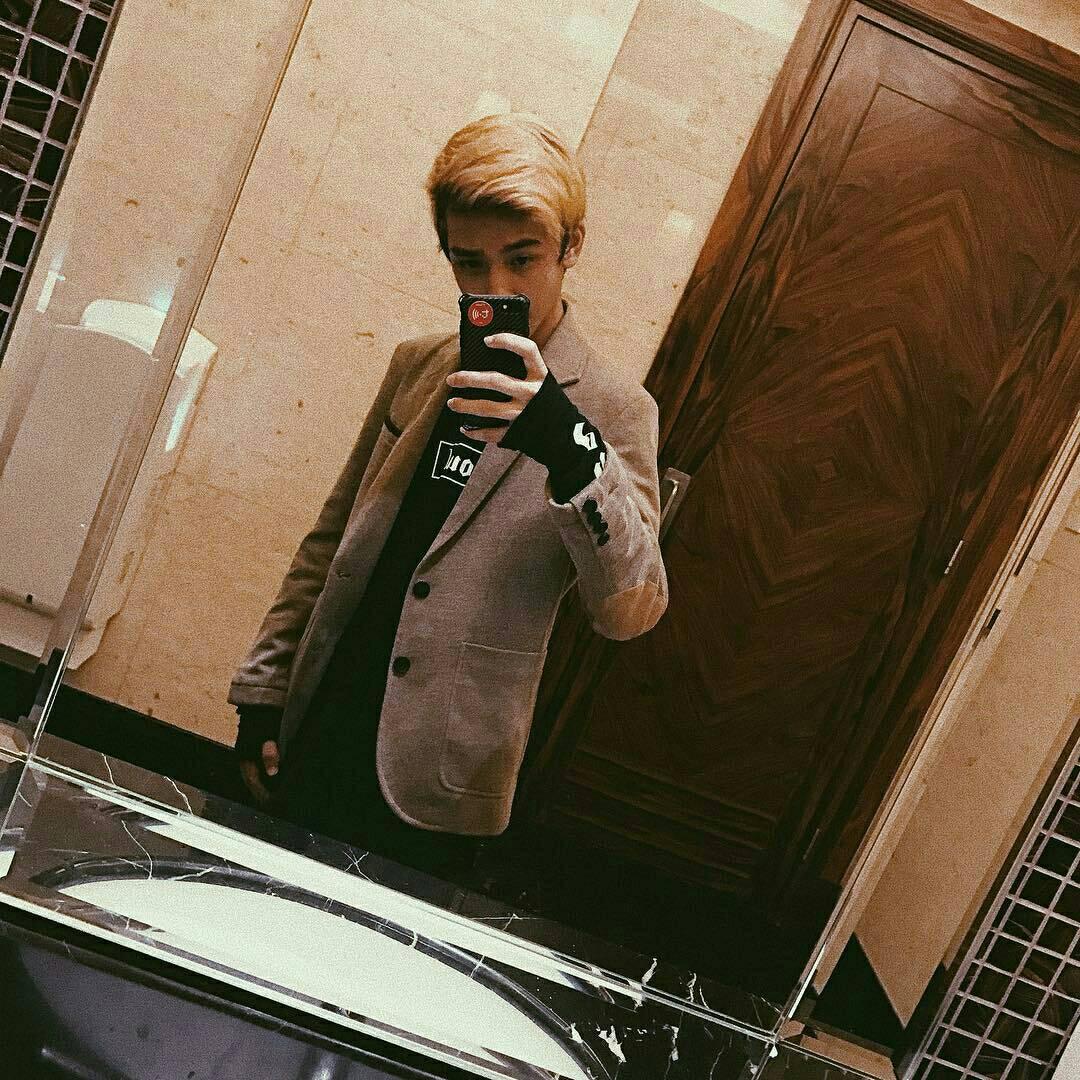 Happy holiday kalian from my idola <a href="/ariirham2/">Ari irham</a> <a href="/ariirham_live/">ariirham_live</a> <a href="/AriirhammO/">Ariirhamm Offc</a>