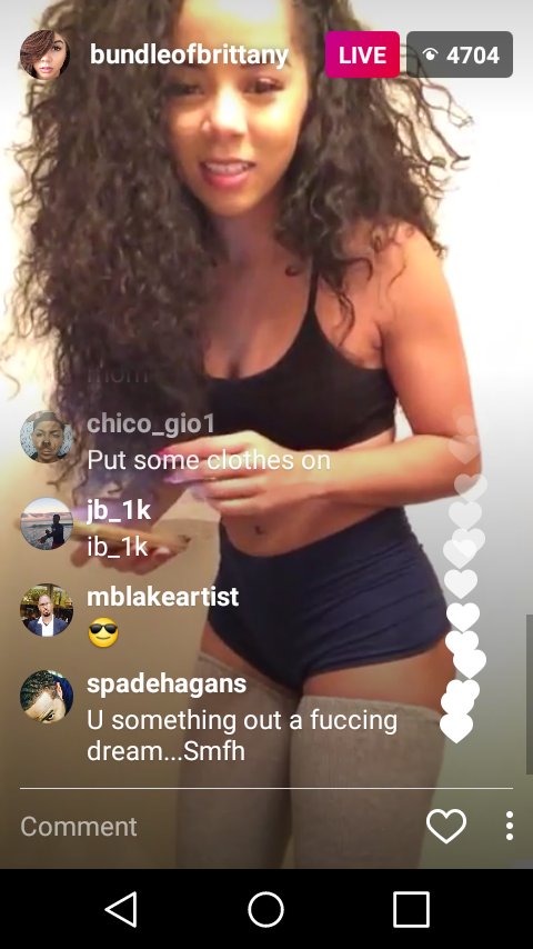 Crown_boyz4's tweet photo. She's live @brittanyrennerr https://t.co/mk4yH58mTj