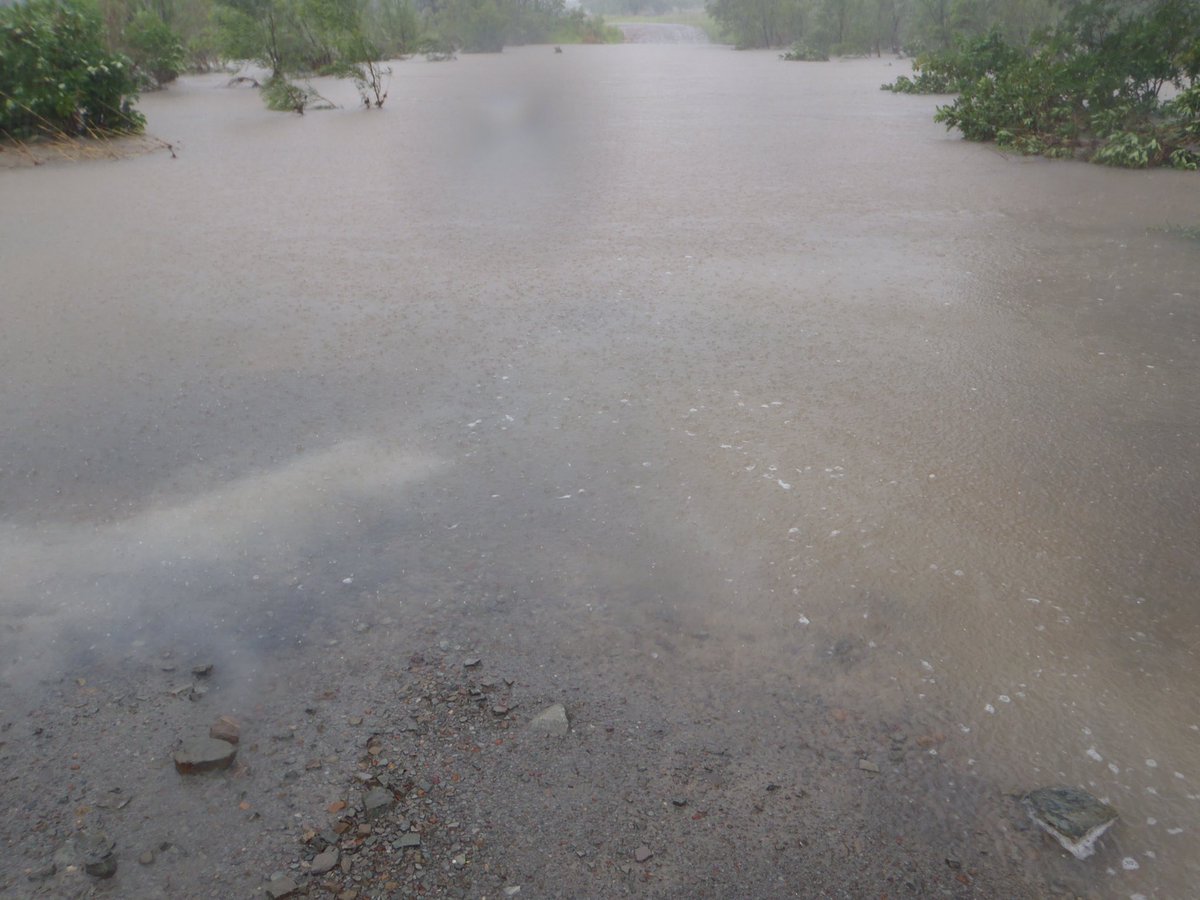 TaraColum's tweet photo. Wet season is here #homevalleystation #kimberley https://t.co/NlhPoaVS4x