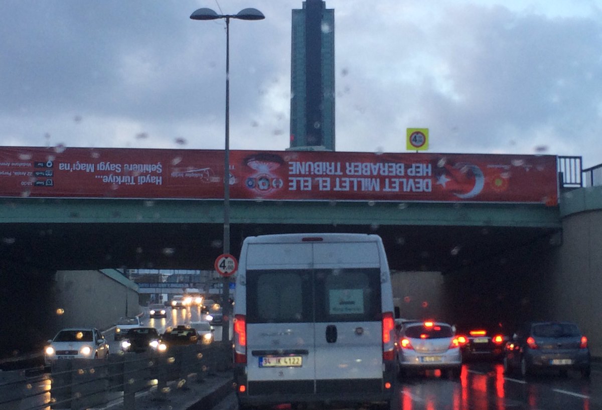 #Osırada ülke tepetaklak olmus. <a href="/nihatsirdar/">Nihat Sırdar</a>