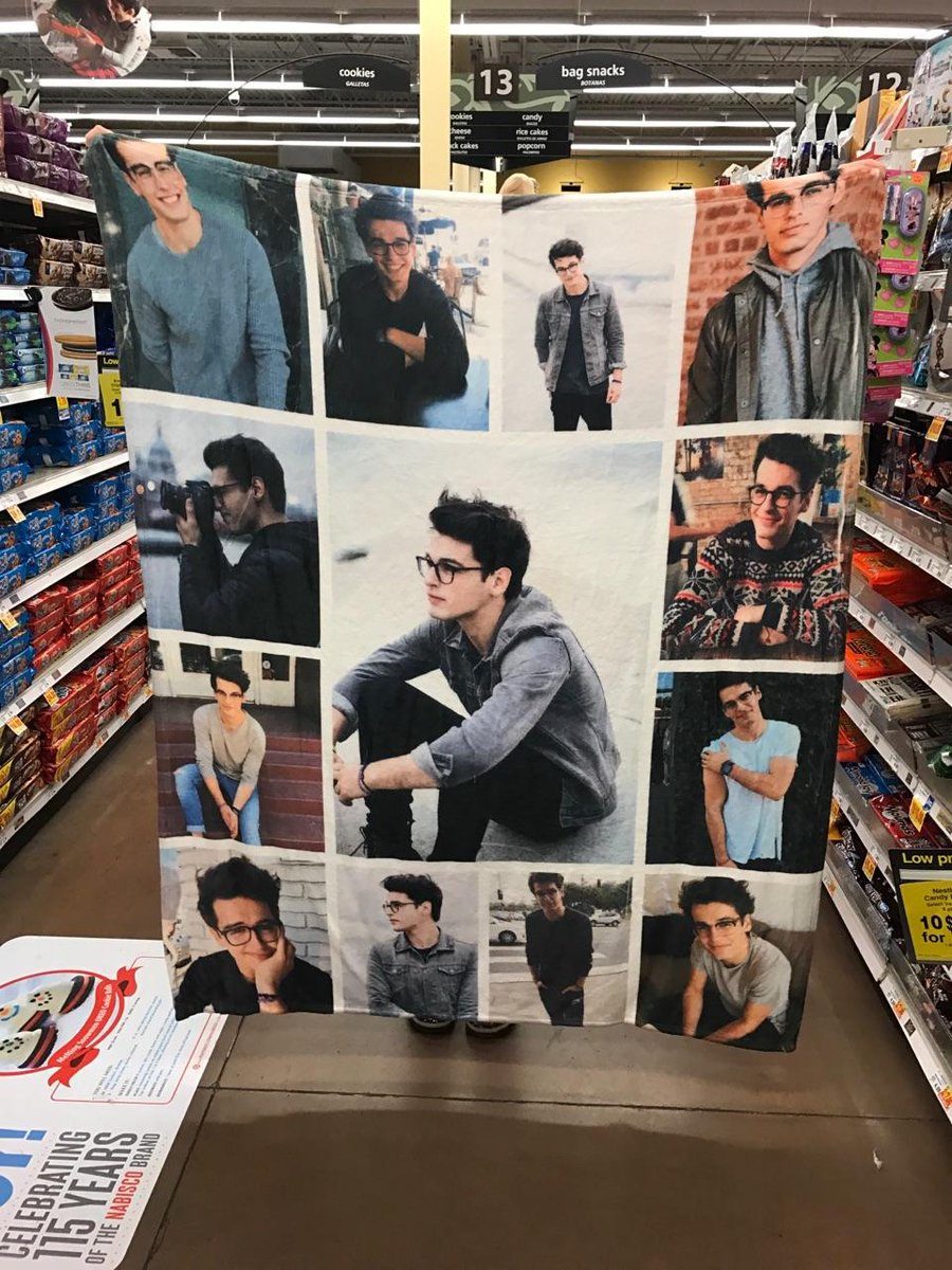Potter_James07's tweet photo. // shout out to @SolemnlySwearRL for making me this James Potter blanket 😍 https://t.co/HP2o7JXbkJ