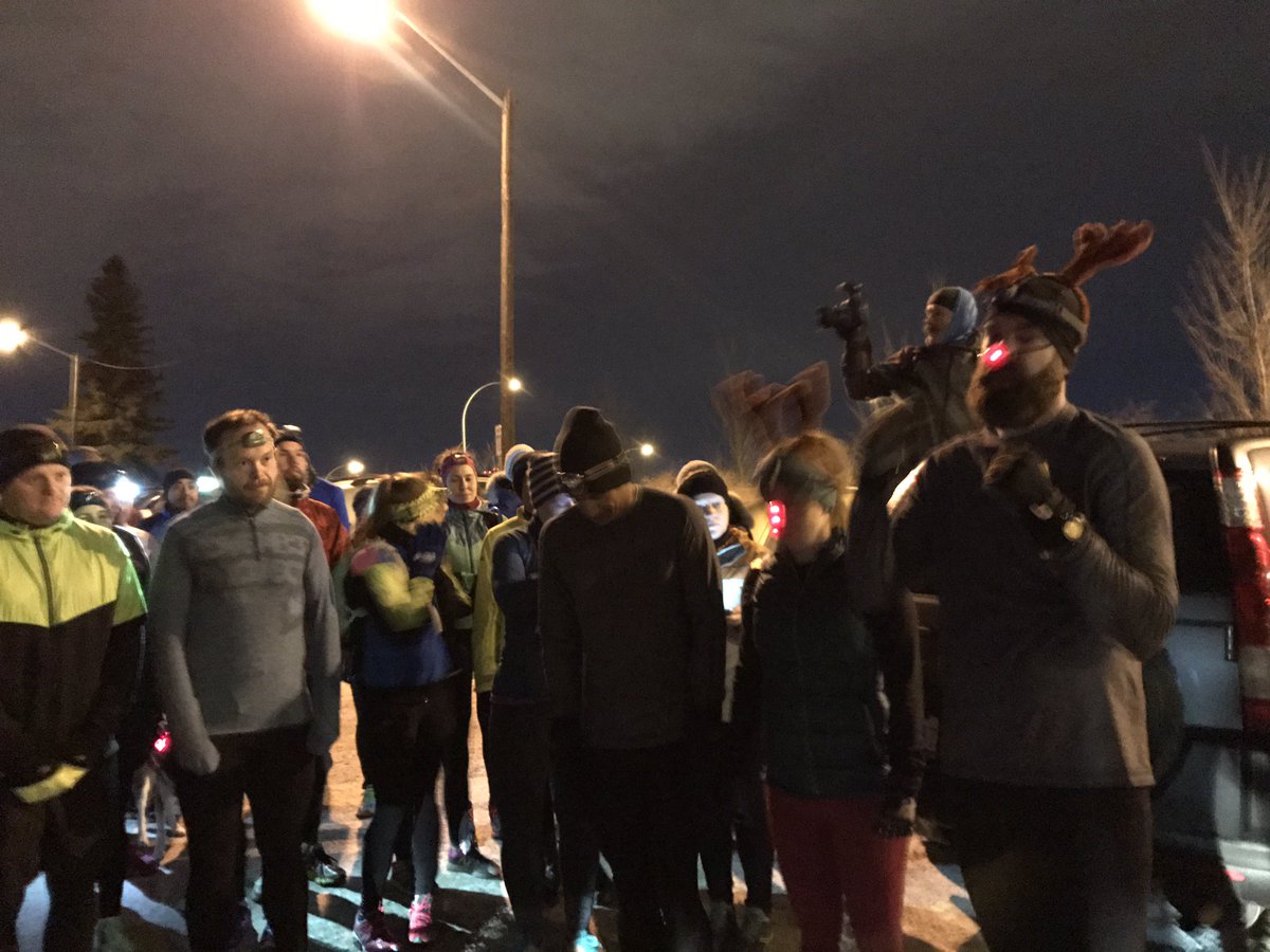 merissafb1's tweet photo. Happy girl! So much fun!Community &amp; camaraderie. @RCRCrew @FastTraxRunSki @lululemon @lululemonYEG #thedarkestnight #getlityeg #midnightrun https://t.co/O1KlcPJOP1