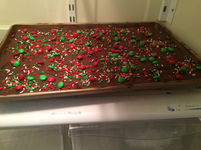 Just a little bit of the crazy baking that went down last night lol https://t.co/w19l6KwCiR<a href="/tag/vegas"class="tags"><span>#vegas</span></a><a href="/tag/rockout"class="tags"><span>#rockout</span></a>