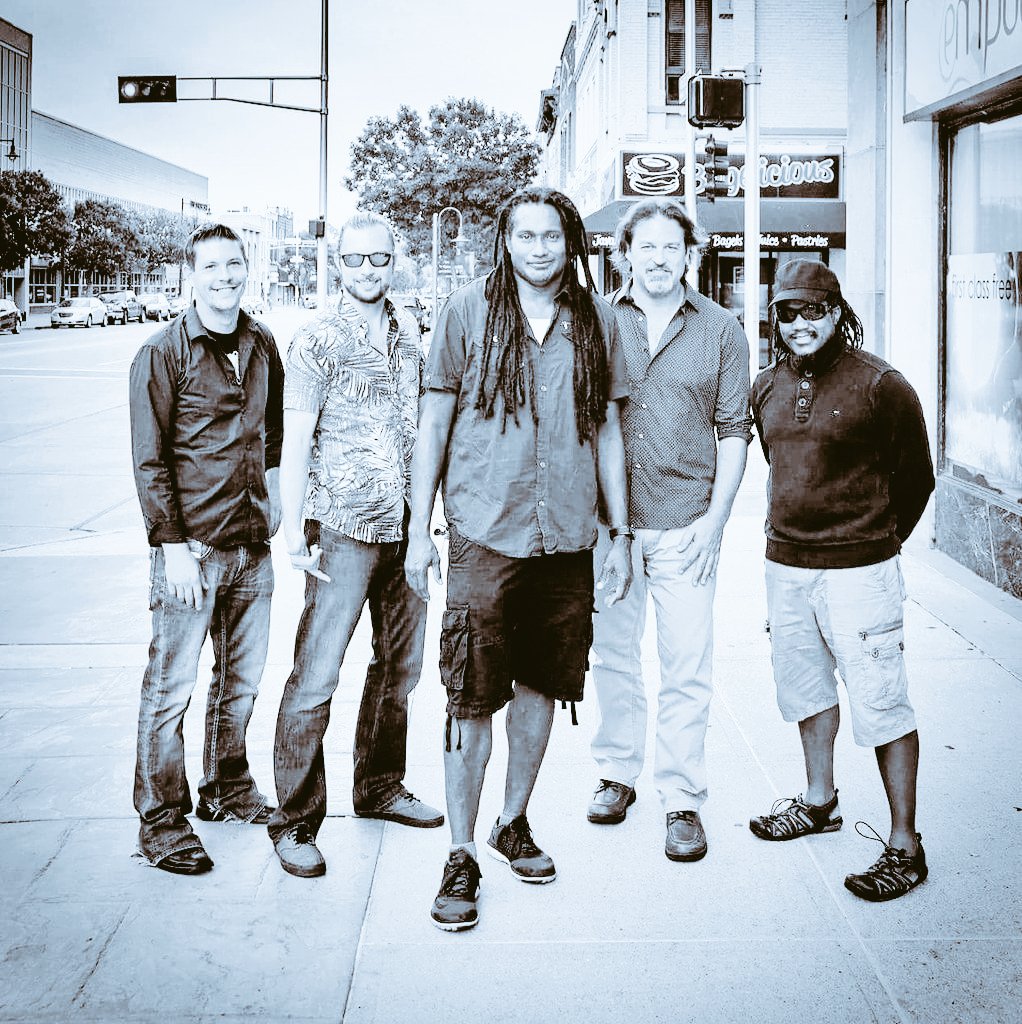 unitytheband's tweet photo. #REGGAE #ROCKS #WAUPACA ' THIS FRIDAY NIGHT DEC 23RD @ CHAIN O LAKES BAR. @unitytheband hits@ 9pm. #WAUPACAROCKS #funkyreggaeparty #jamfunk https://t.co/yjLAjbVvsx