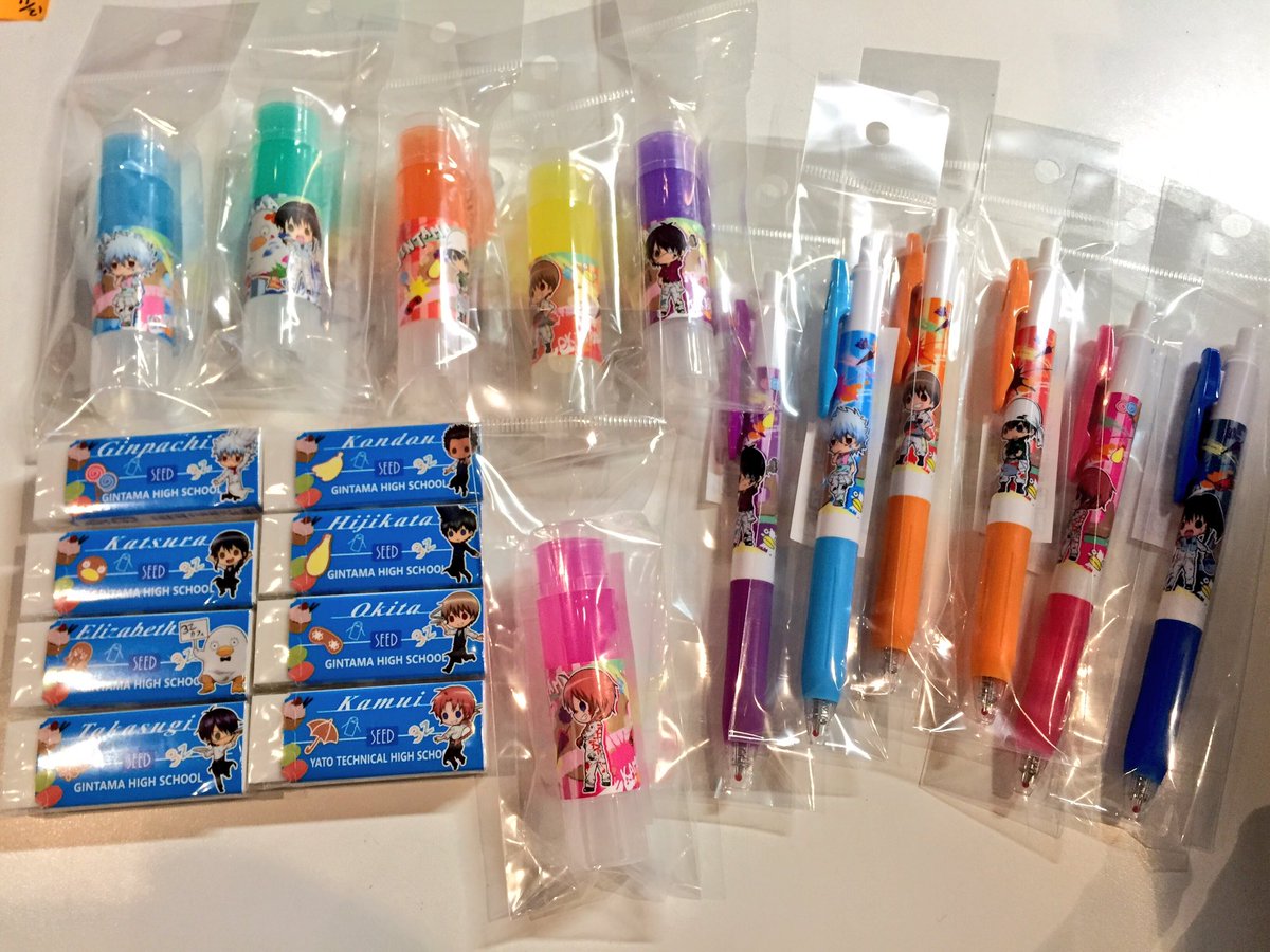 アニメセンターオフィシャルショップ 銀魂グッズ入荷しました ノ普段使いできる文房具 やクッションカバーなどの癒しグッズ 沢山取り揃えておりますので覗きにいらして下さいね 隣のアキバスクエアさんでは23日から大銀魂展が開催されますよ