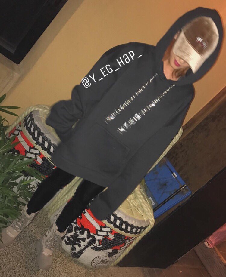 Y_EG_Hap_'s tweet photo. #OOTD
bigシルエットなfoodie⛓がカワイイ😉 #foodie #⛓ # faith#yeezy#bad
YURINO https://t.co/1x6GCZc02h