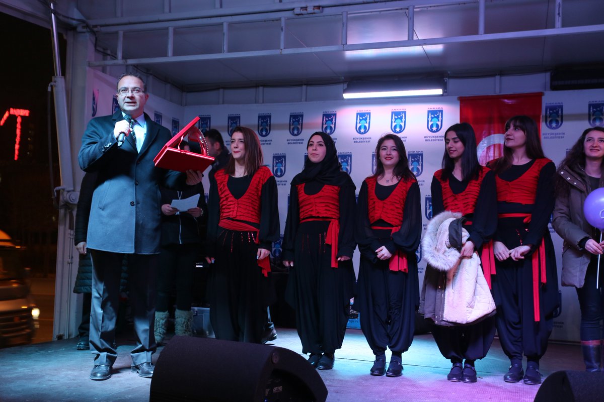 Gazi_Universite's tweet photo. Gazi Üniversitesi Hastanesi Önünde yapılan Dilek Feneri etkinliğinden kareler.. @YGonulluleri   Fotograf: Ergün Ceren https://t.co/wPp9h2j8Ms
