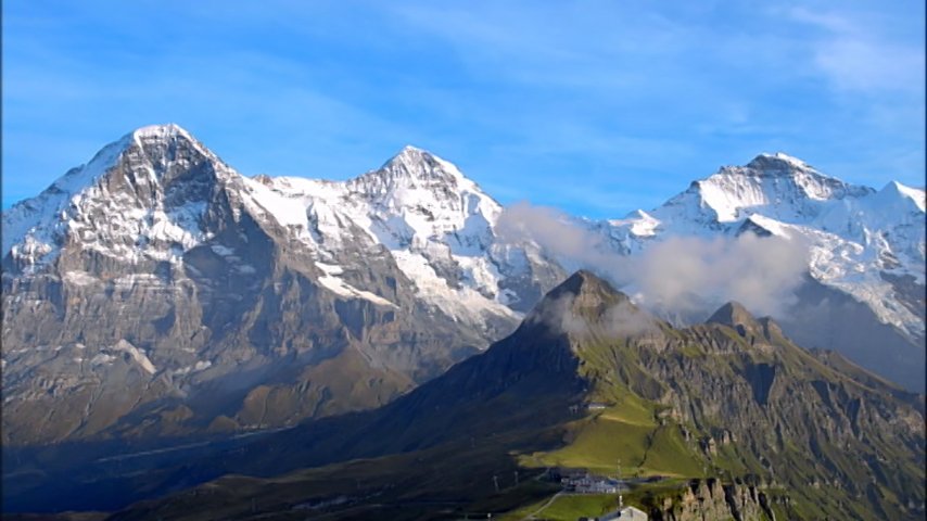 スイスアルプスの名峰、アイガー3970m、メンヒ4107m、ユングフラウ