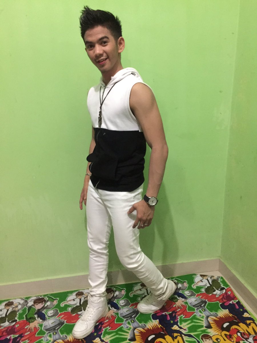 DA2_Ridho's tweet photo. Yukkss jgn lupa nnton D'Box yahhh..
#D'BoxBarengRizkiRidho https://t.co/QOIR11Ga3U