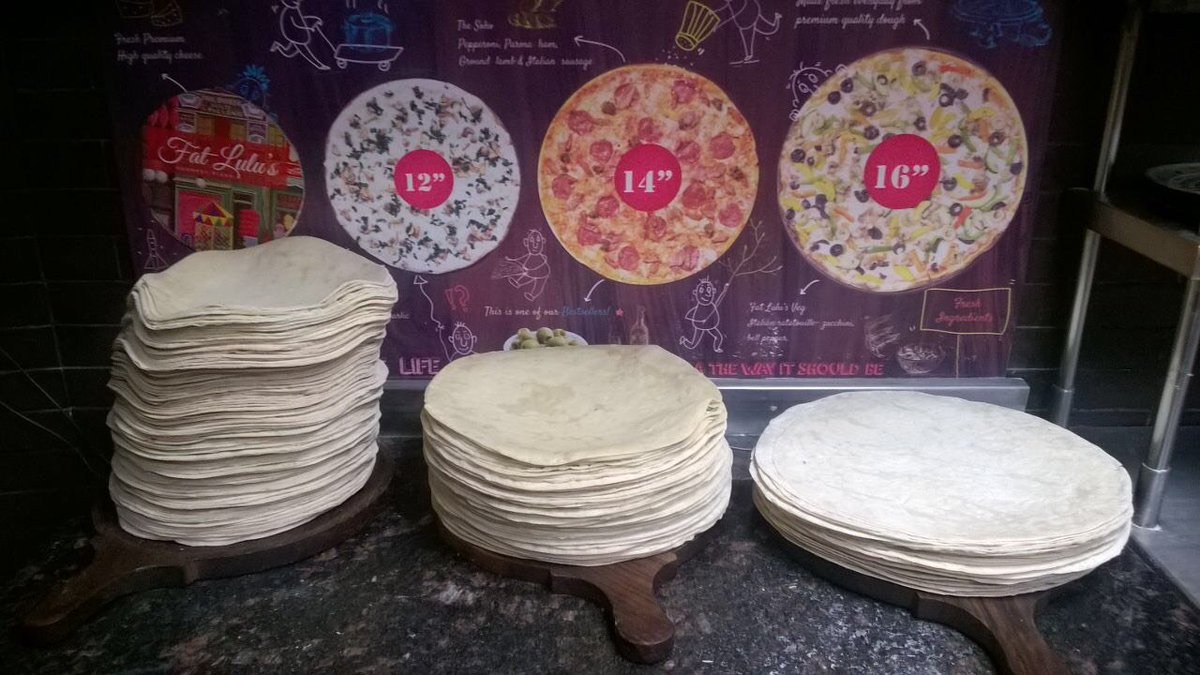 fatlulus's tweet photo. Pizza Pizza on the wall, who's the biggest of them all? 
#fatlulu #niceambience #12inch #14inch #16inch #goodambience #pizzaonwall #fatswag https://t.co/N8C6YBIHrc