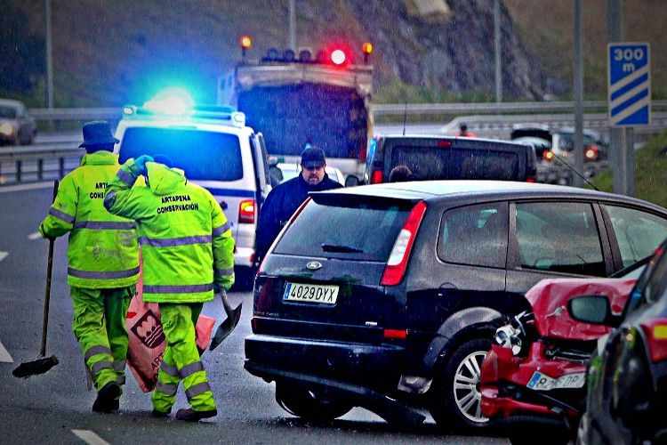 MundoCochesinfo's tweet photo. #SeguridadVial - Los tramos de carretera más peligrosos en #España | https://t.co/AJ9ts6krsp
Vía: @RACE_es https://t.co/I90PSbQXTf