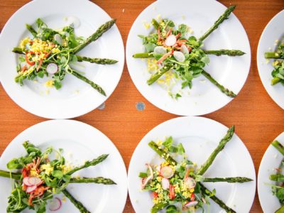 Shopping for a last minute gift? Surprise your foodie with tickets to Taste For a Cure, a #farmtotable feast! tasteforacuregala.com