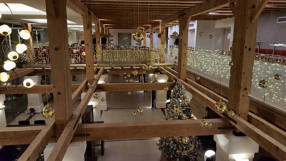 Christmas spirit all around!
#hydramagrandhotel #dramatown #xmas