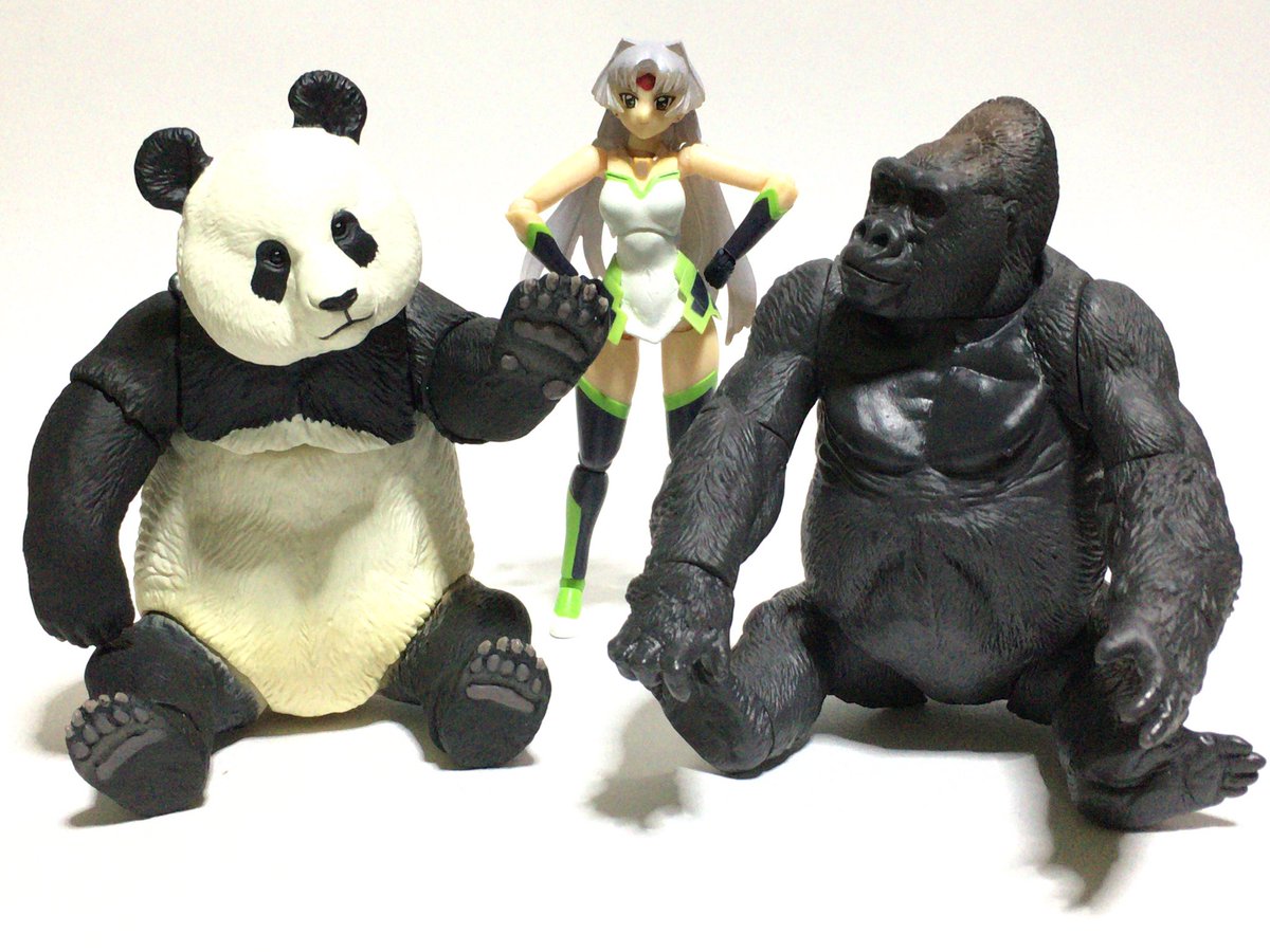 のぶたん レイカルの故郷である海洋堂からパンダがやってきた ソフビトイボックス ジャイアントパンダ 座り 寝転び 走り 乗り越え と なかなかの遊びごたえですよ カプセルｑのパンダと一緒に飾ろう