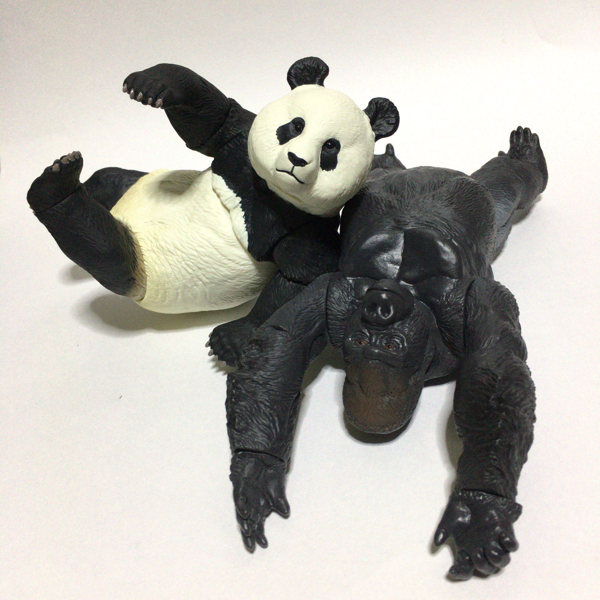 のぶたん レイカルの故郷である海洋堂からパンダがやってきた ソフビトイボックス ジャイアントパンダ 座り 寝転び 走り 乗り越え と なかなかの遊びごたえですよ カプセルｑのパンダと一緒に飾ろう