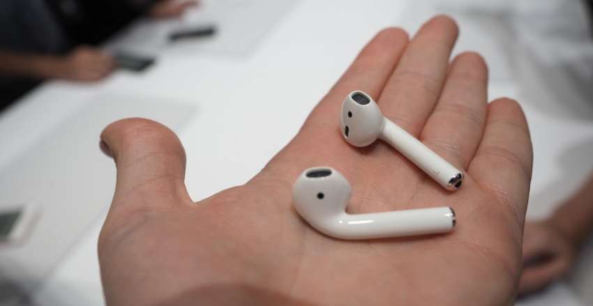 Techvicity's tweet photo. Apple AirPods May Be Hazardous to Casual User And Difficult To Fix As Well #AirPod #Apple
https://t.co/cs9AcwLZ3v https://t.co/m8V4re8bfN
