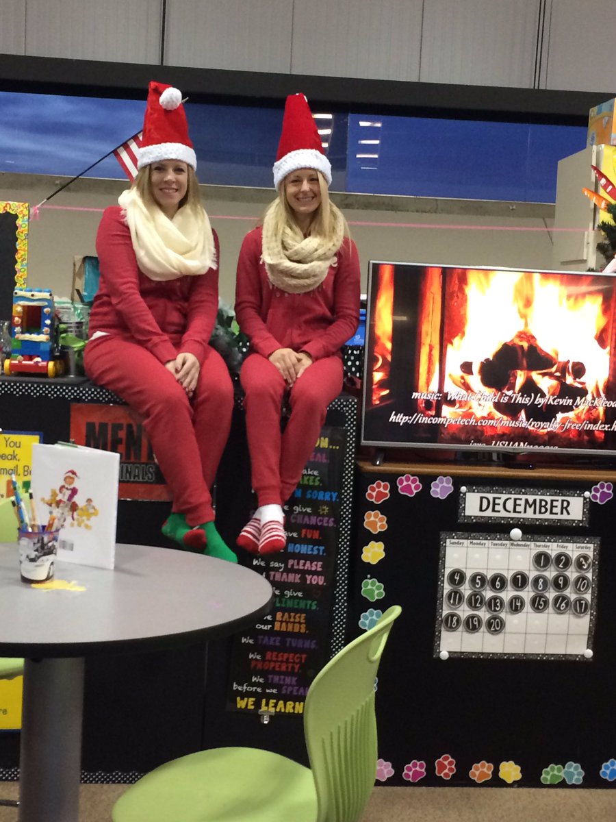 BellflowerRuff's tweet image. Elves on the shelves visit Bellflower!