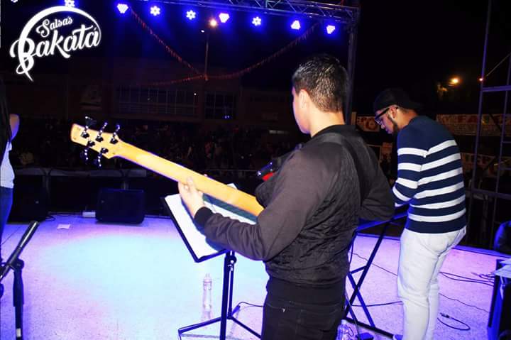 SalsasBakata's tweet photo. Disfrutamos con nuestra gente linda en el Parque de las Artes Tchyminigagua. No se te olvide, "te lo viene a pregonar... Salsa´s Bakata" https://t.co/oY3aquJLKS