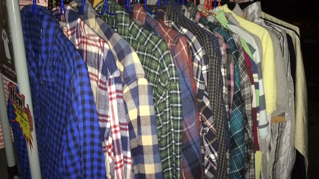 uitm_si's tweet image. PASAR SISWA! Yang nak cari t shirt rare limited edition. Ni lah masanya. Jom meriahkan Pasar Siswa di Pusat Mahasiswa.