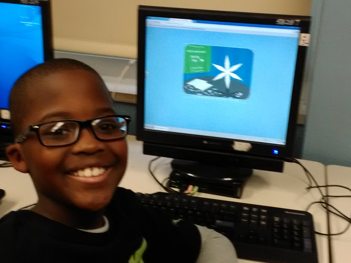 BlvdTech's tweet image. Winter-themed computer activities get these technology students ready for winter break. Happy Holidays! @WestBlvdElem