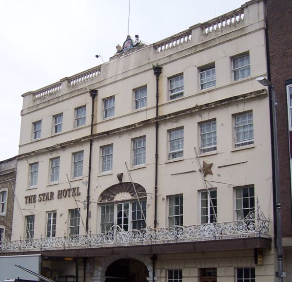 HE_SouthEast's tweet photo. Great before & after photos from today's Advent Calendar! Star Hotel repairs #Southampton mean building is no longer at risk! #HAR2016 https://t.co/qsBK7okkvz