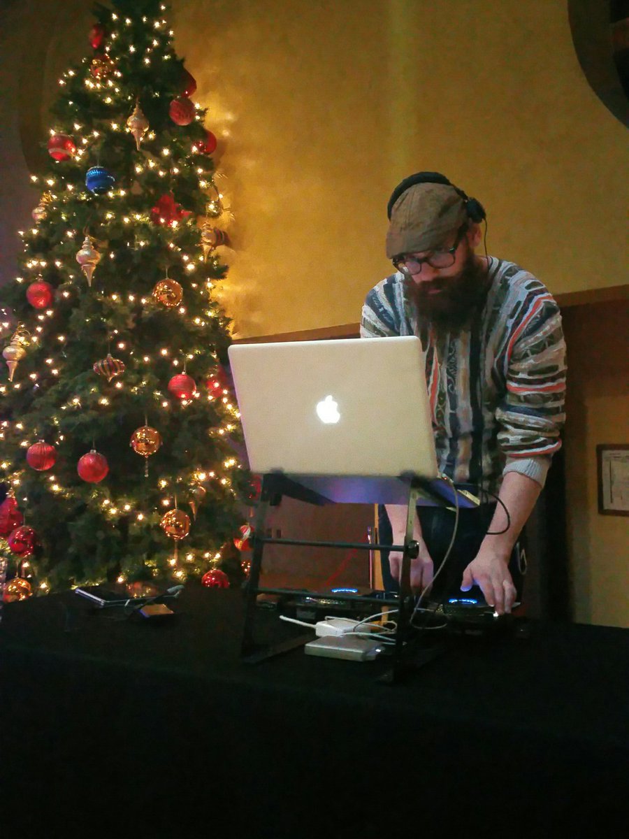 THEMUSEUM's tweet photo. Thanks to @VONDDDINO for supplying the tunes this morning! #At1stLight https://t.co/2xOkurIQUS