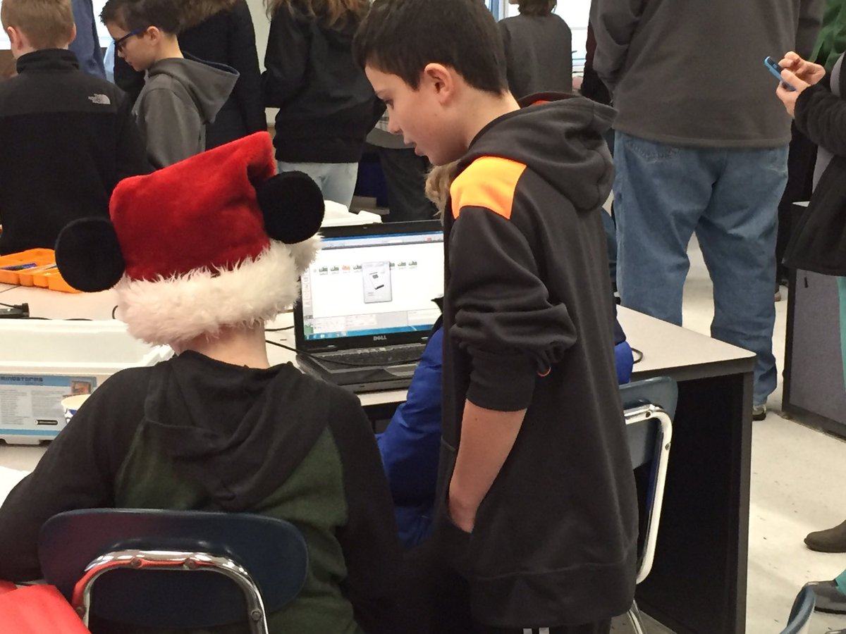 kwinsper's tweet image. Great robotics open house this morning! @NortonMiddle @NortonSchools @nmsteched #technps
