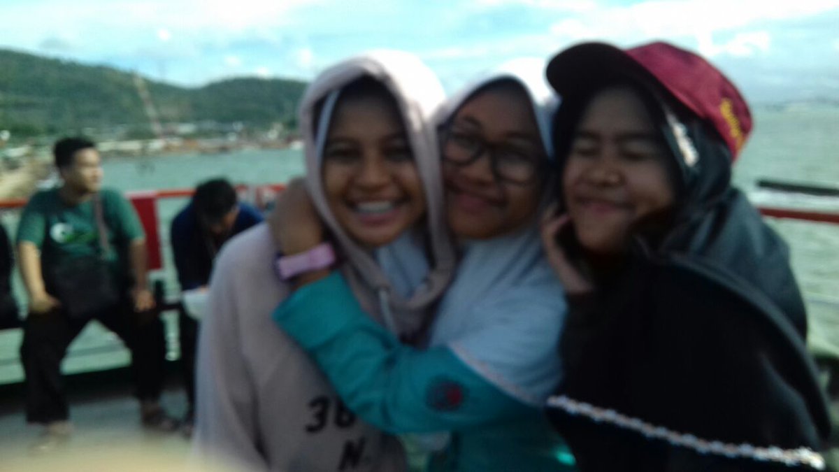 darunnajah_jkt's tweet photo. Tepat Pkl. 15.35 WIB. Peserta PPM tiba di Pelabuhan Merak, Banten. Alhamdulillah anak2 dalam keadaan sehat. Tetap semangat. #ppm2016 https://t.co/2HIPeF92H4