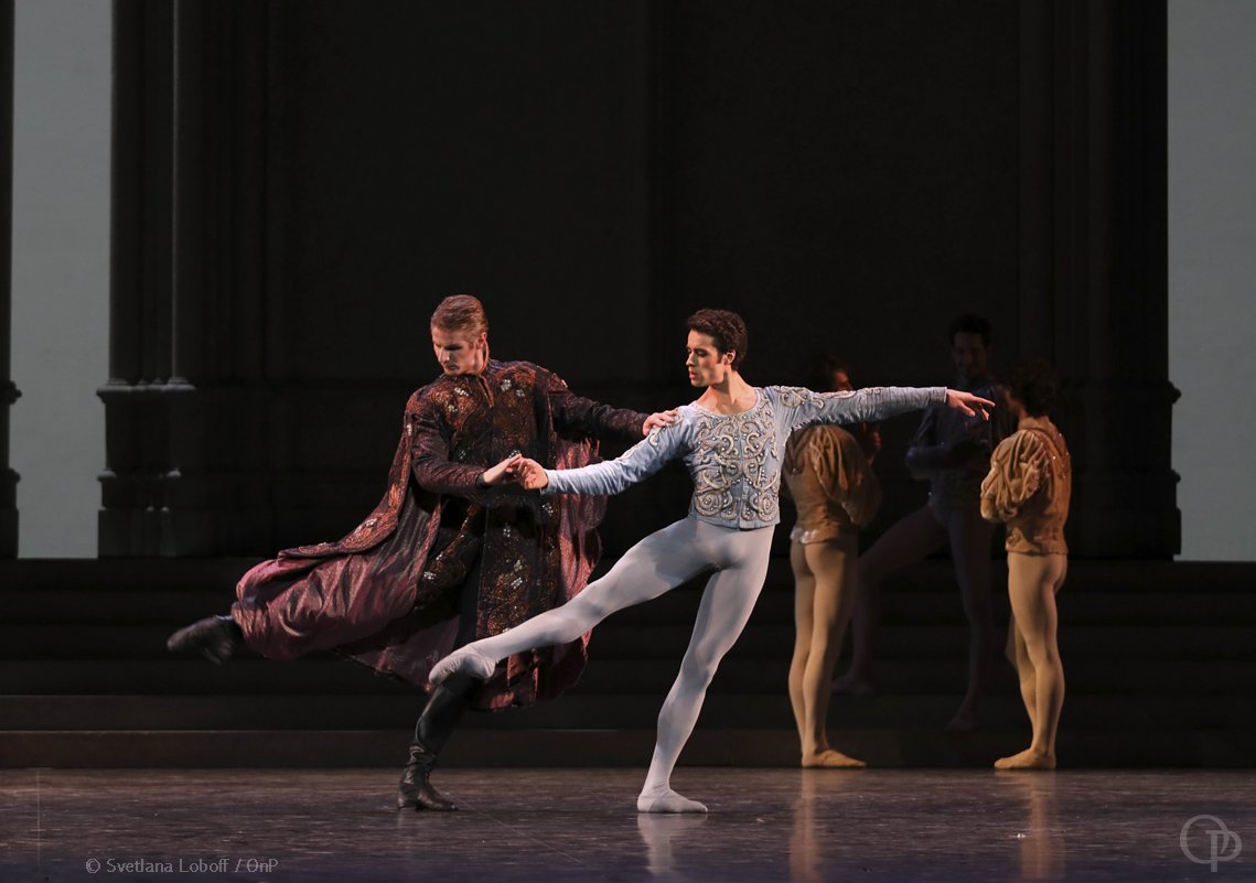 BalletOParis's tweet photo. #LacdesCygnes 
L'Étoile Mathias Heymann est Siegfried, jeune prince amoureux qui s'égare entre rêves et réalité... https://t.co/Mo3kpv9Ca6